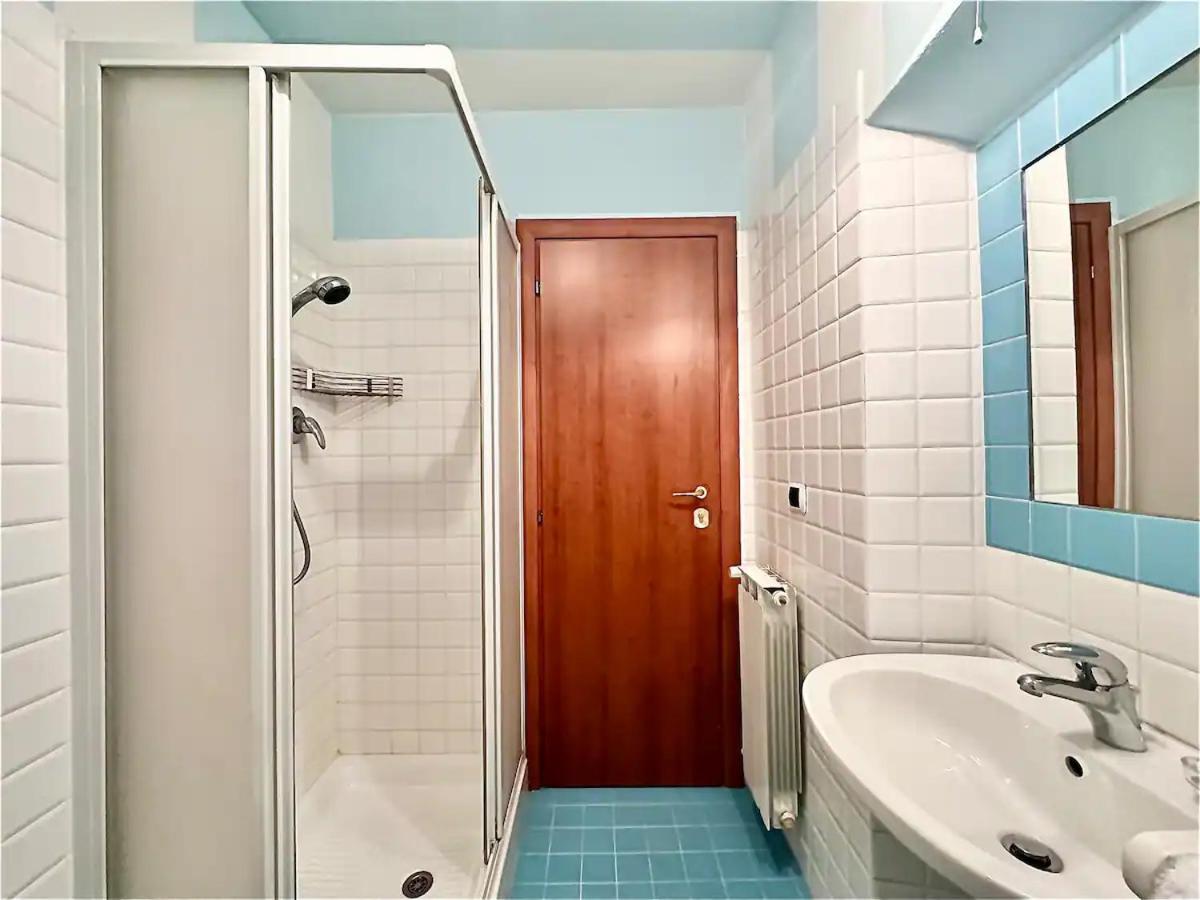 Raffaelli Rooms Travel Florence Close San Frediano Florença Exterior foto